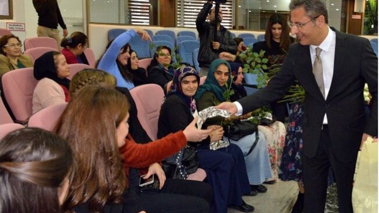 Akdeniz Belediyesi'nin Kadın Çalışanları 8 Mart'ta İzinli