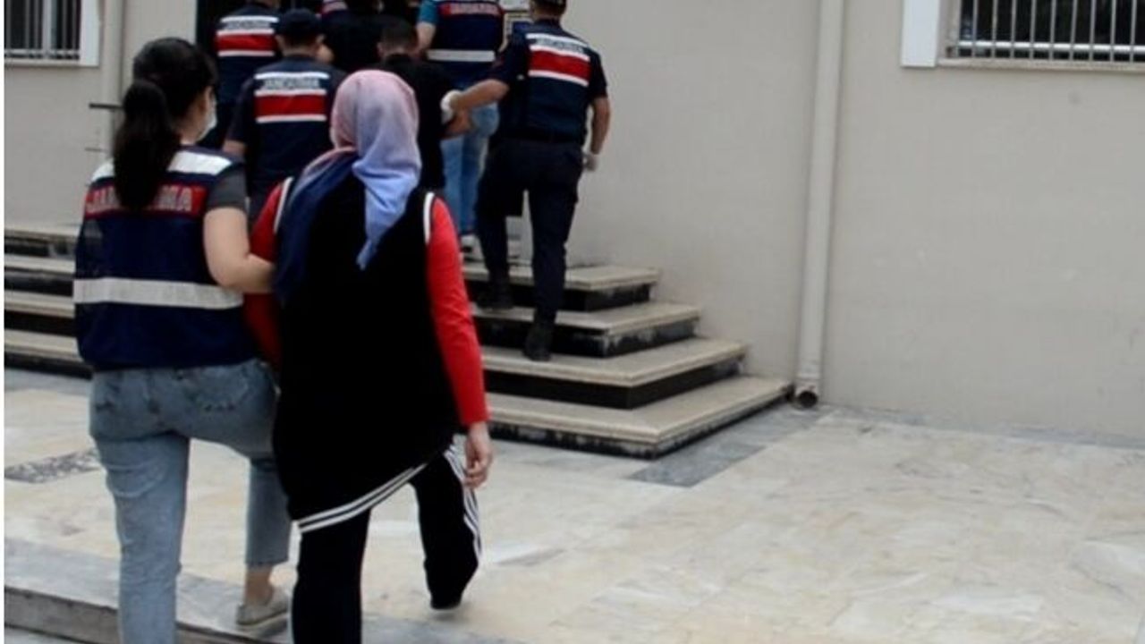 Bozyazı'da 5 Yıl 7 Ay Kesinleşmiş Hapis Cezası Bulunan 4 Kişi Gözaltına Alındı