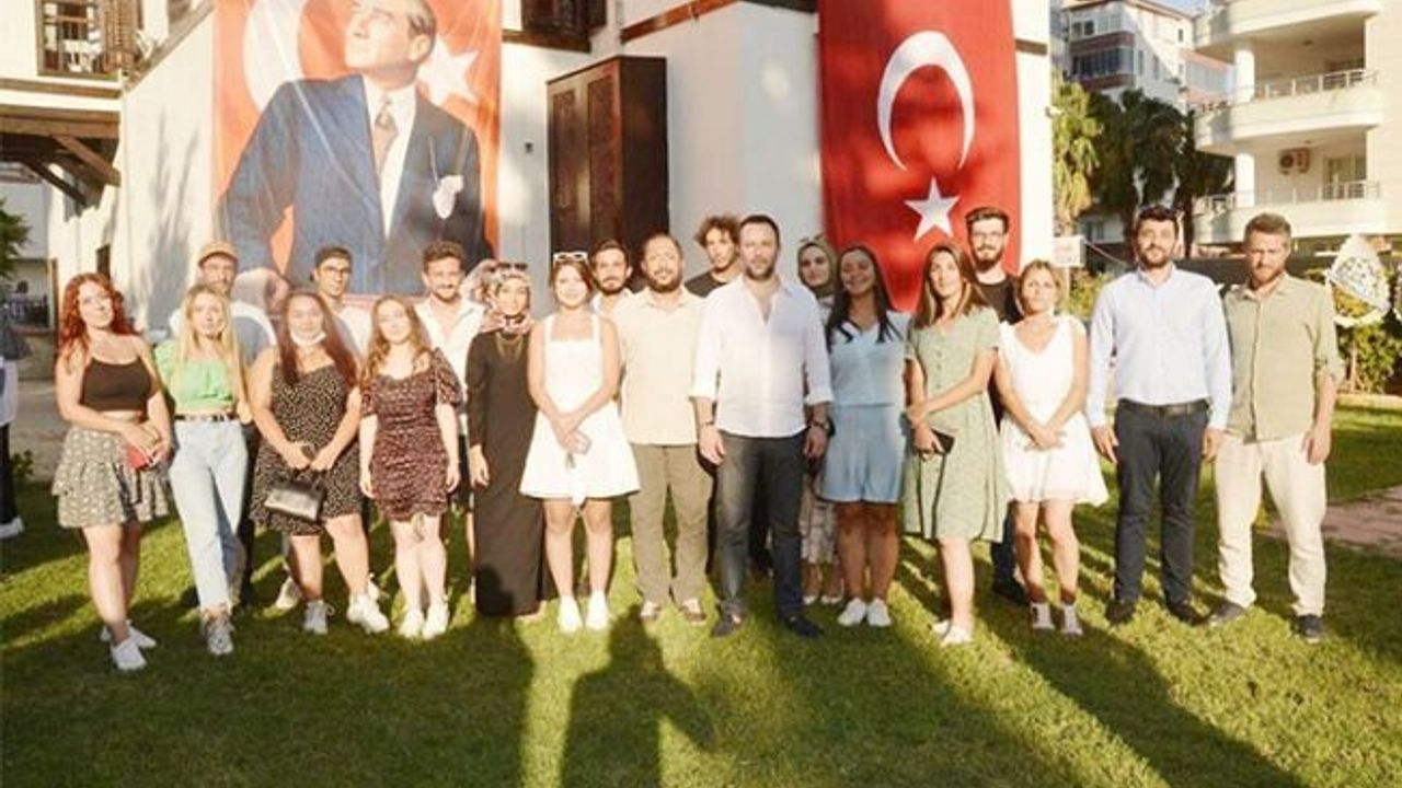 Eski İçişleri Bakanının Adı  Yücelen Vakfı Çatısı Altında Kurumsallaştırdı.