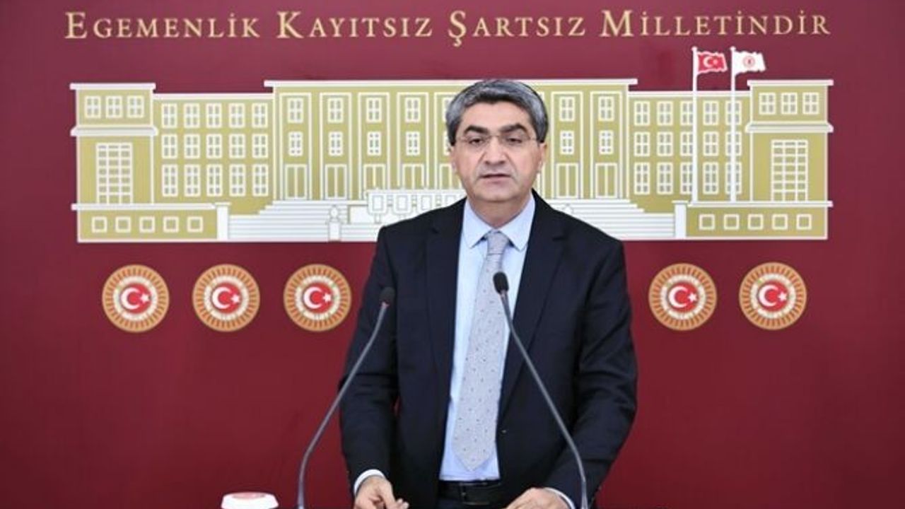 Ekmen: “Ekonomi Memurun Hakları Gasp Edilerek Düzeltilemez.”