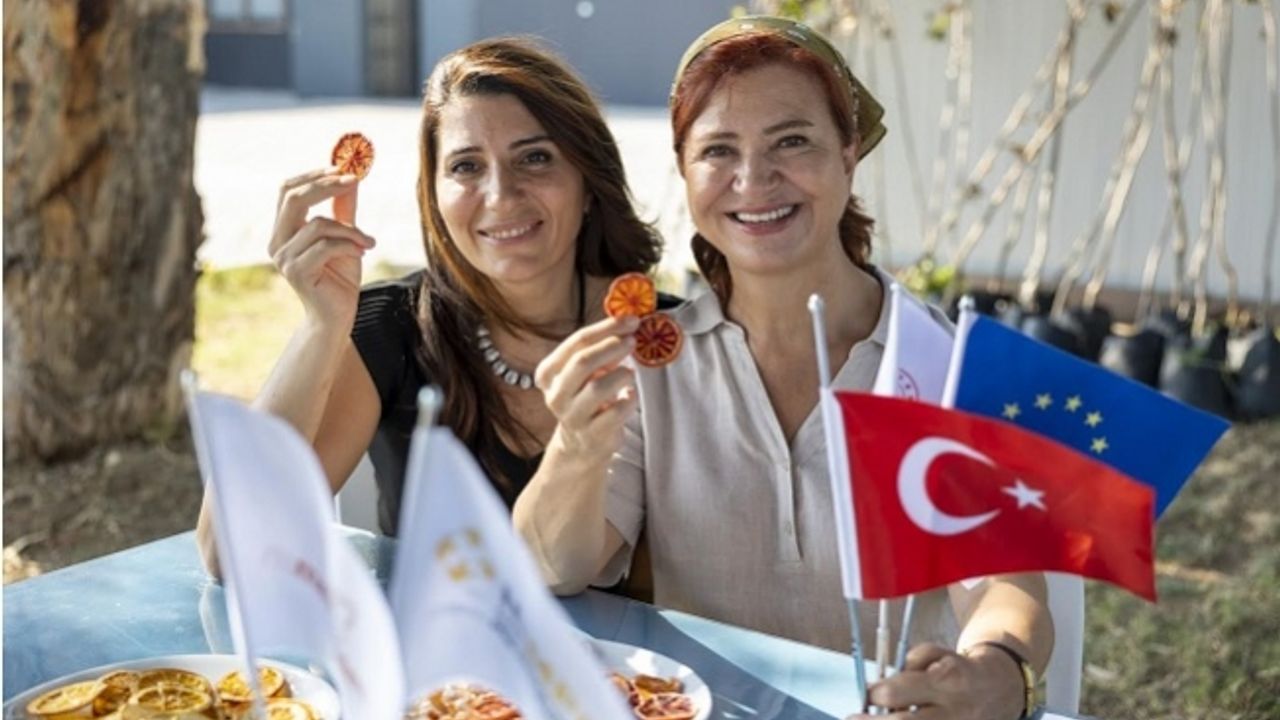 Kadınlar Üretimlerinde Güneş Enerjisini Kullanıyor