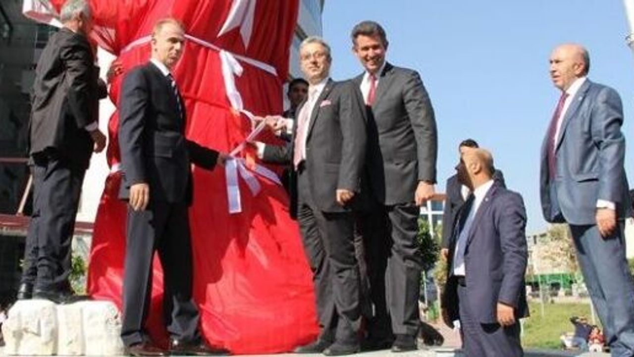 Adliye İçerisine Yapılan Atatürk Anıtı Tören İle Açıldı.