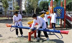 Öğrenciler Parkı Kendi Ürettikleri Kimyasallar İle Baştan Aşağı Yıkadı.