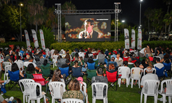 Mersin’de yıldızların altında sinema geceleri sürüyor: Kültür Park’ta nostalji rüzgârı