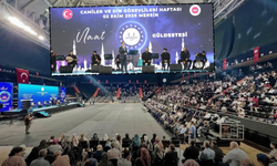 Mersin’de “Naat Güldestesi” programı yoğun katılımla gerçekleştirildi