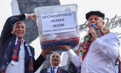Özgür Özel Mersin’den seslendi: “Başkanların arkasından çekilmeyeceğiz”